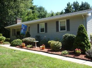215 West St, Granby, MA 01033
