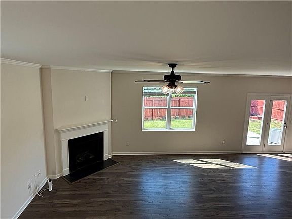 3rd image of 37 Creekbed Ct