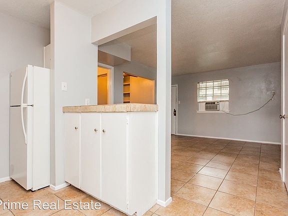 5th image of 5720 S Alameda St APT 205
