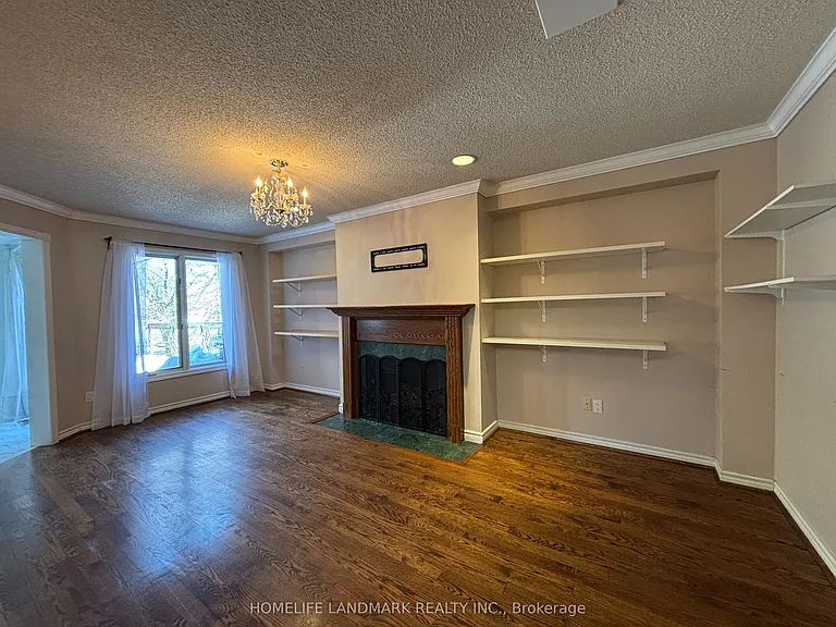 109 Carlyle Cres — Photo 3