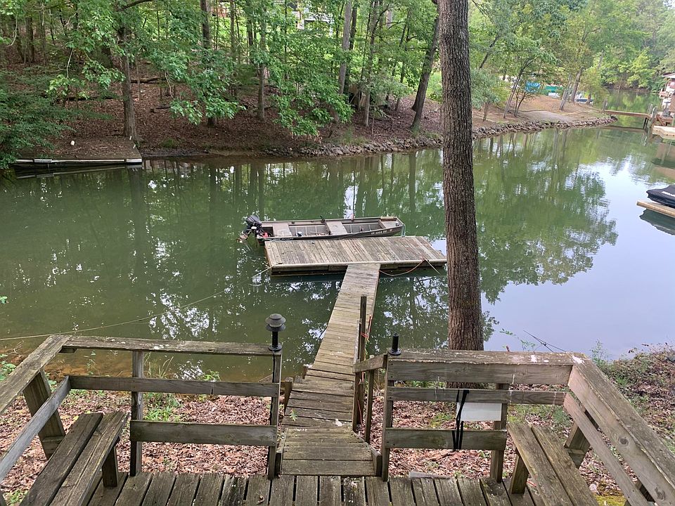 1st image of 231 Oakpark Dr