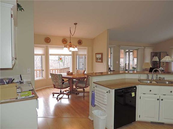 4th image of 34 Kintyre Dr