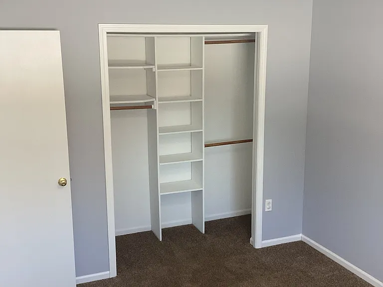 5586 Lapeer Rd — Photo 35