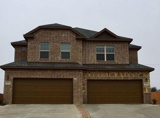 1050 W Sierra Vista Ct, Midlothian, TX 76065