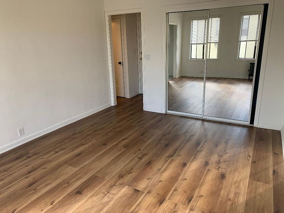 1st image of 801 S Gramercy Dr #1B-1Ba