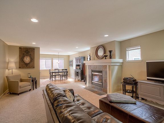 Spacious Open Greatroom