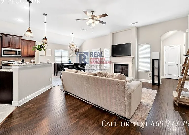 319 Pecos Dr — Photo 5