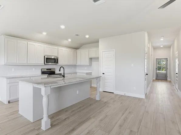 1541 Dresser St, Graham, TX 76450