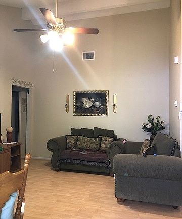3rd image of 2912 Wood Cir