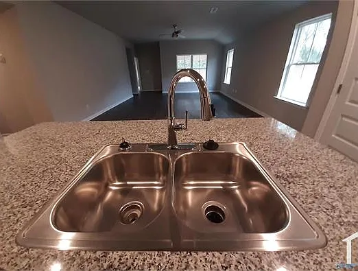 102 Jerrie Lynn Blvd — Photo 6