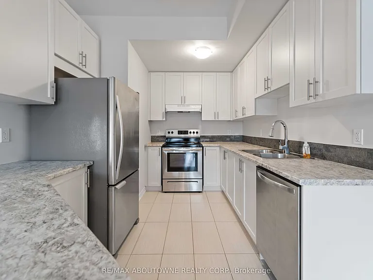219 Dundas St E #27 — Photo 13