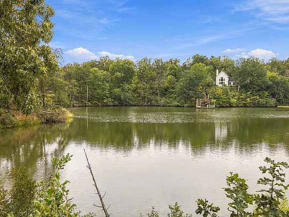 3rd image of 144 Club View Dr