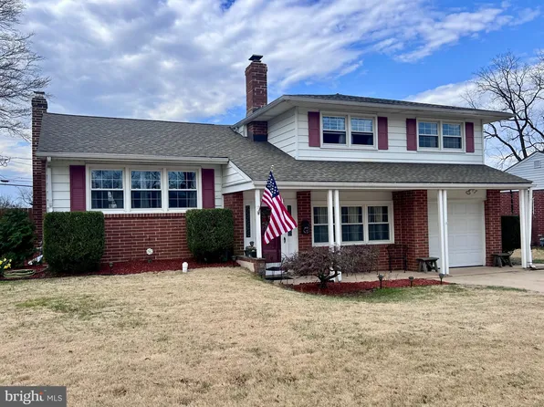 2722 Fawkes Dr, Wilmington, DE 19808