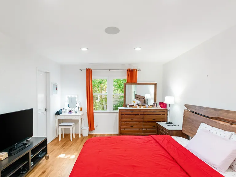 31 Frederick Ln — Photo 32