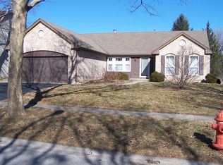 325 Brittany Trl, Elgin, IL 60120