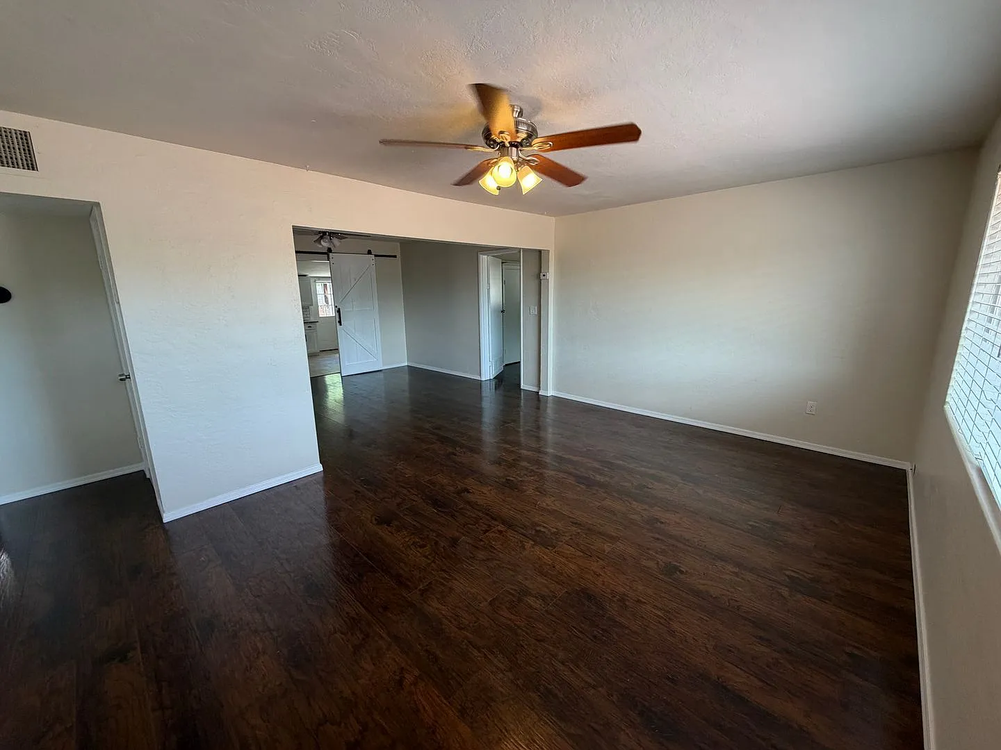 4 bed, 2.0 bath, 1880 sqft, $1,900 — Photo 2