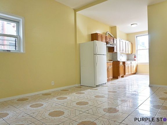 4th image of 462 Harman St #2B