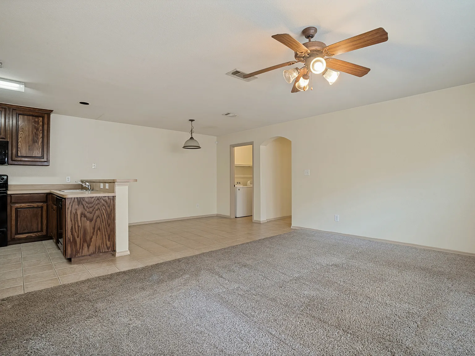 3 bed, 1265 sqft, $1,800 — Photo 3