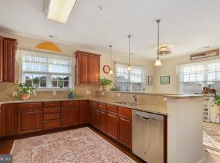15211 Royal Crest Dr UNIT 406, Haymarket, VA 20169