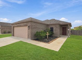 19815 Doc Holiday Dr, Lytle, TX 78052