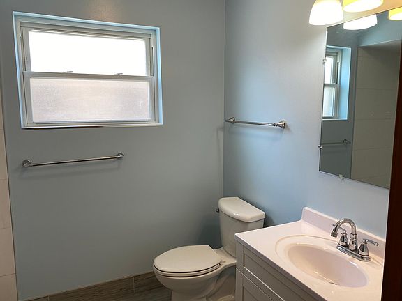 4th image of 5812 W Gunnison St #1