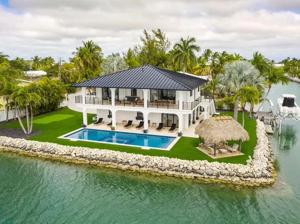 17018 Wahoo Ln, Sugarloaf Key, FL 33042