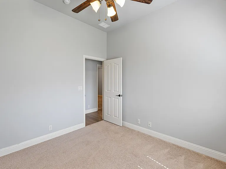 300 Kelvington Dr — Photo 24