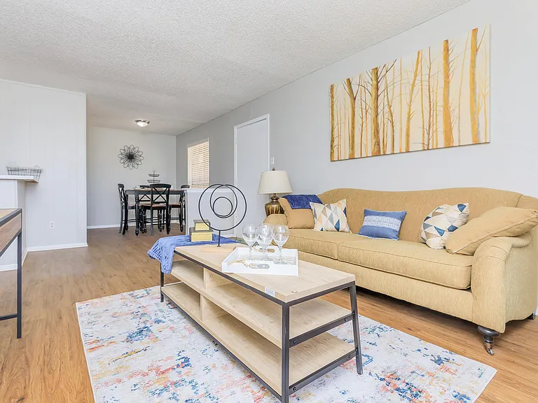 Bel Air Creekside — Photo 35