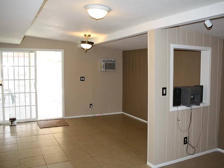 1859 E Florian Ave — Photo 16