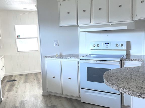 2nd image of 332 Albion Ave