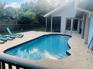 8 Kingston Ct, Sewalls Pt, FL 34996