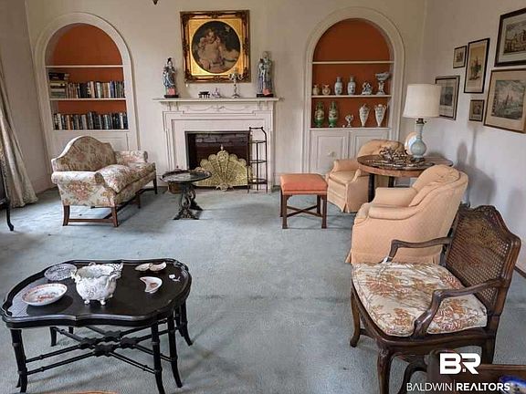 4th image of 803 Evergreen Ave