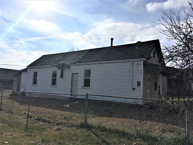1st image of 3026 Walnut St