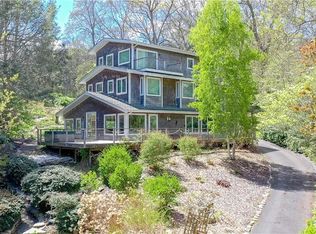 767 River Rd, Mystic, CT 06355