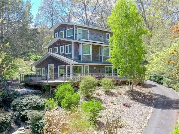 767 River Road, Groton, CT 06355