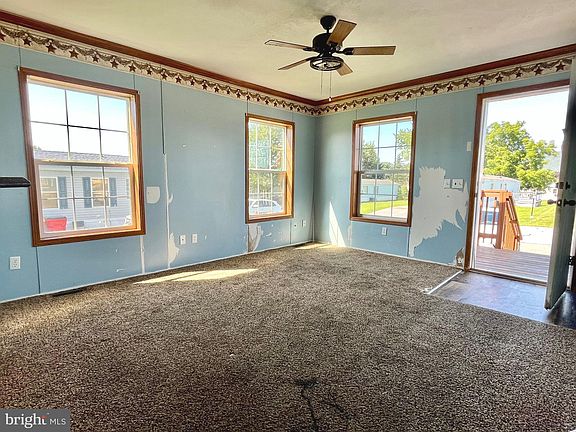 4th image of 290 Cameo Dr