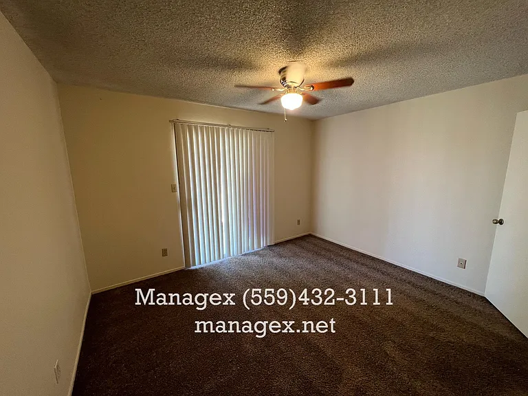 4334 N Ellendale Ave — Photo 7