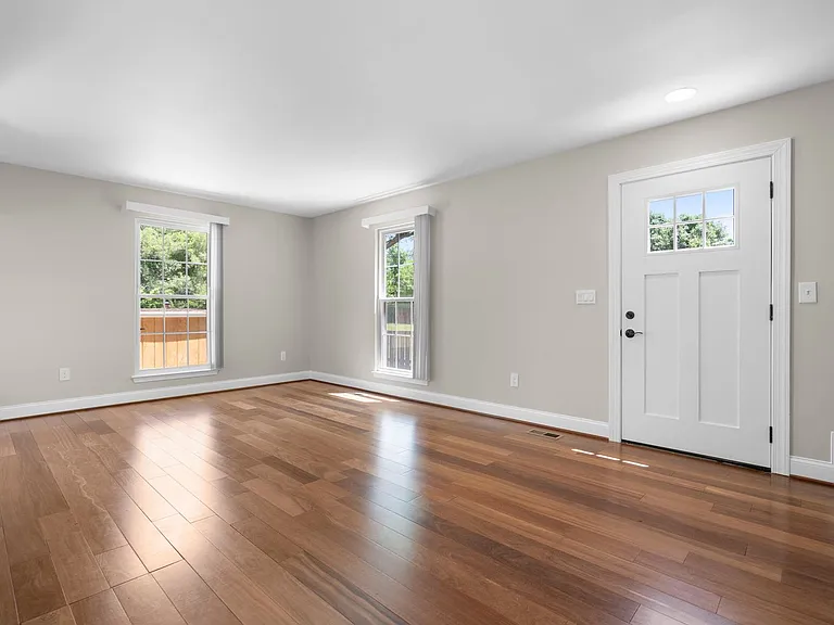 19306 Sandy Lake Dr — Photo 2