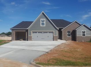 5733 W Payton Cir, Springfield, MO 65802