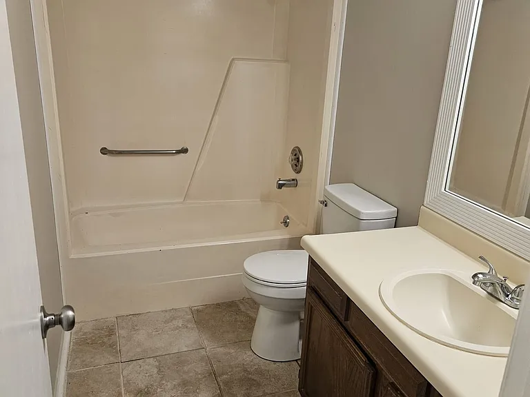 1504 W Madison St — Photo 9
