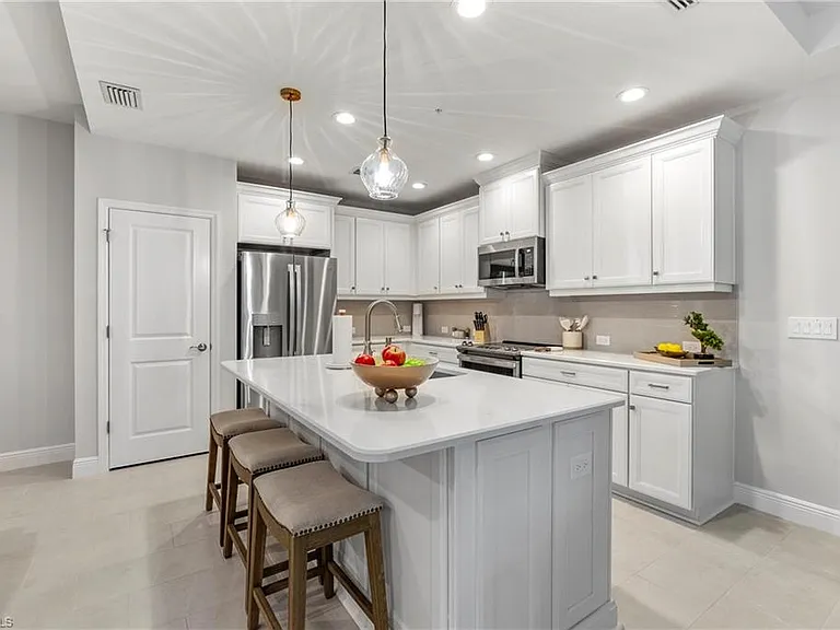 2640 Seychelles Cir #2802 — Photo 12