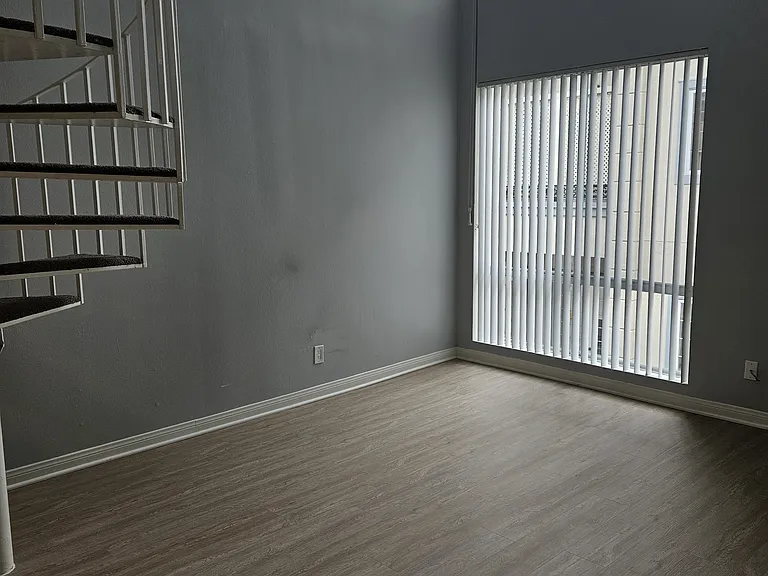 1375 Midvale Apartments — Photo 54