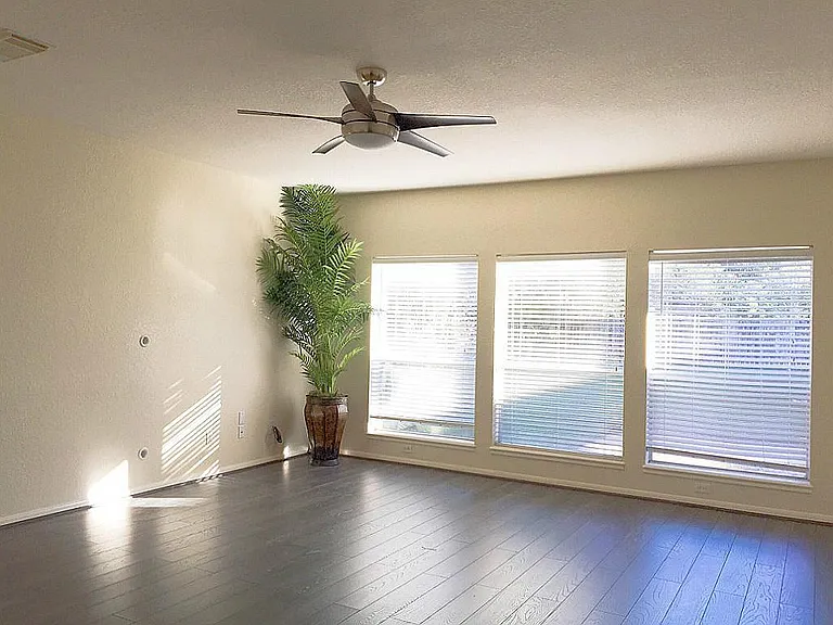 17503 Sunny Trail Ln — Photo 3