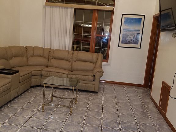5th image of 2445 W Cortland St APT 2