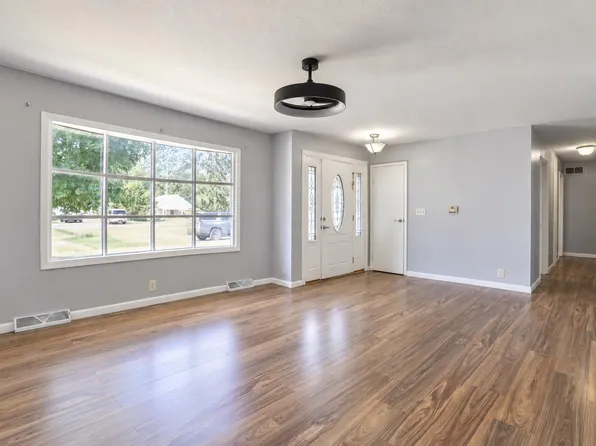 52960 Hastings St, South Bend, IN 46637