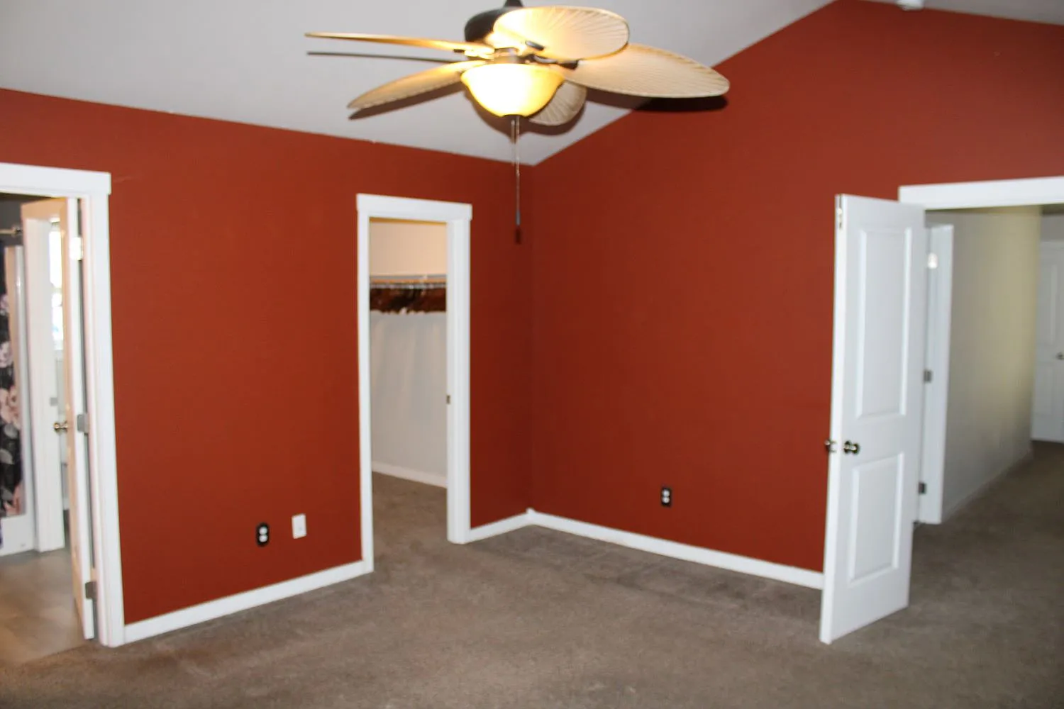 4 bed, 2.5 bath, 1898 sqft, $2,650 — Photo 4