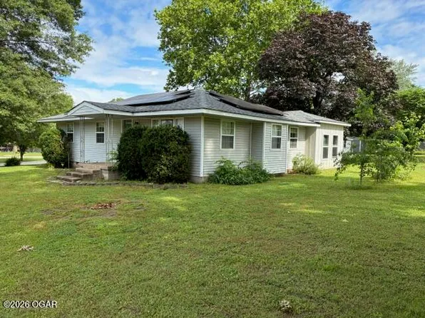 302 E 6th St, Purcell, MO 64857
