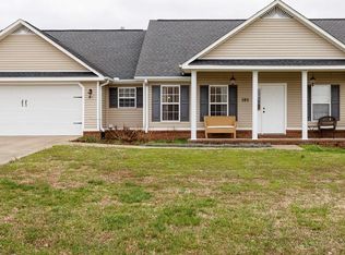 585 Cloverleaf Cir, Killen, AL 35645