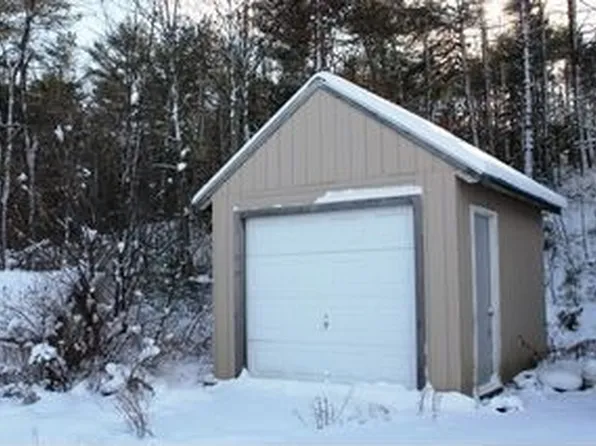 9 Eastman Ln, Auburn, ME 04210
