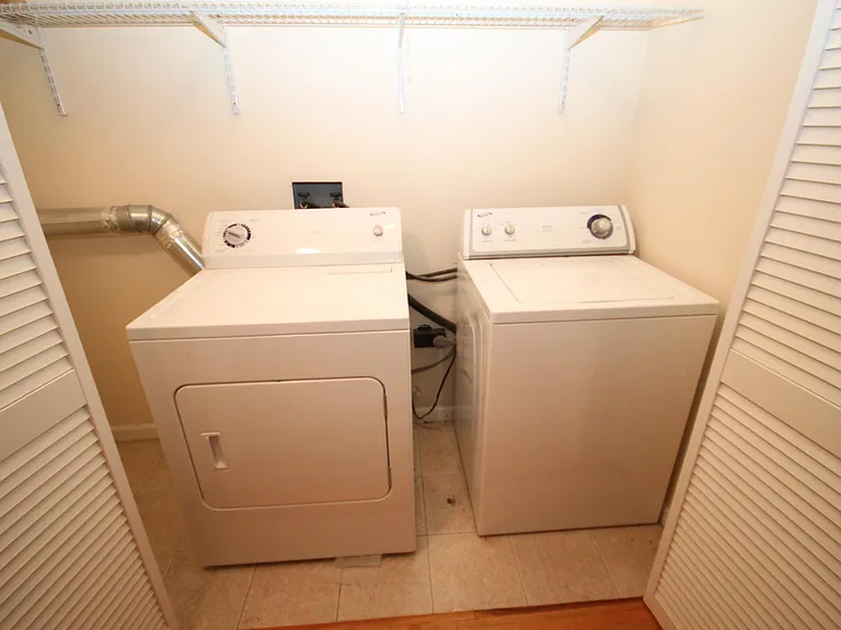 3150 N Honore St #1 — Photo 17